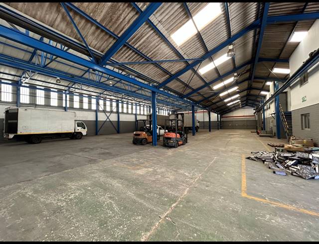1,635M² FACTORY TO LET IN BEACONVALE